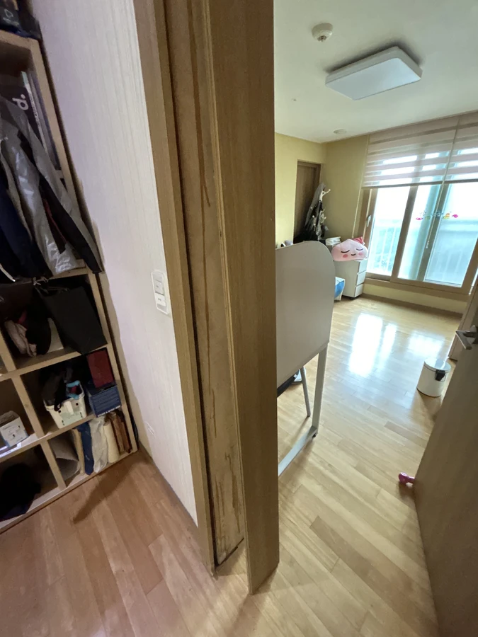 들뜬 몰딩 이음새, 수리 전